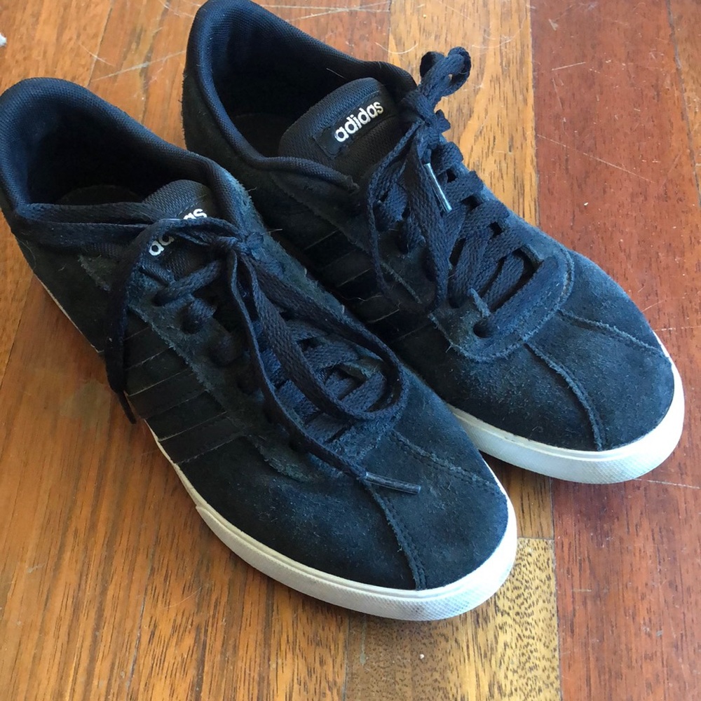 SALE-SUPER CUTE - GREAT CONDITION ADIDAS SUEDE